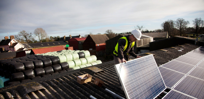 2017年是可再生能源的創(chuàng)紀錄的一年，但為了實現(xiàn)巴黎目標還需要更多的努力
