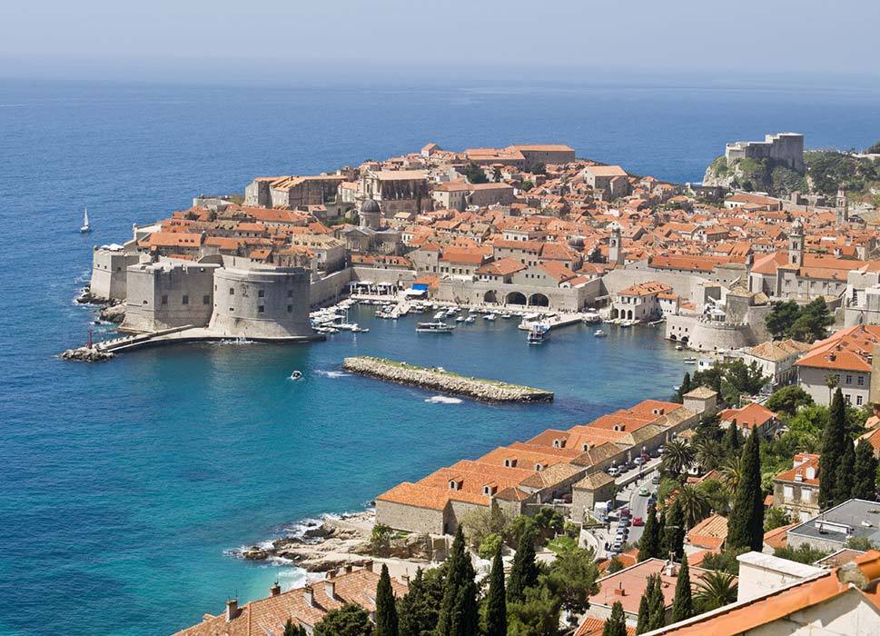 2018年東南歐能源行業(yè)主要行業(yè)（固體燃料，天然氣，石油和石油產(chǎn)品，電力）剖析