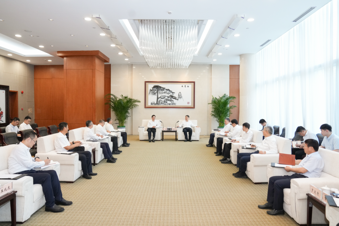 溫樞剛張文峰會(huì)見哈電集團(tuán)董事長(zhǎng)黃偉、總經(jīng)理劉清勇