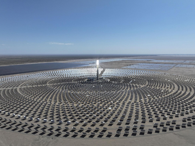 青海海西開(kāi)工建設(shè)350兆瓦塔式光熱發(fā)電項(xiàng)目