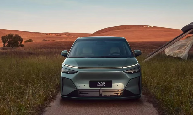 小鵬汽車發(fā)布鯤鵬超級增程技術(shù)并開啟X9車型預售