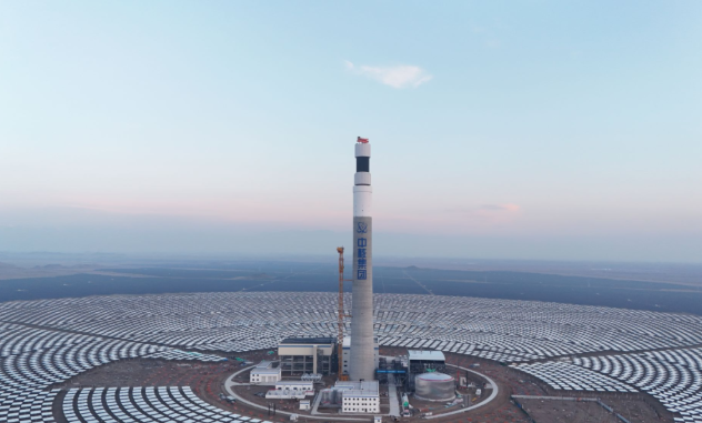 新疆博樂光熱項(xiàng)目吸熱塔漫反射涂層順利完工